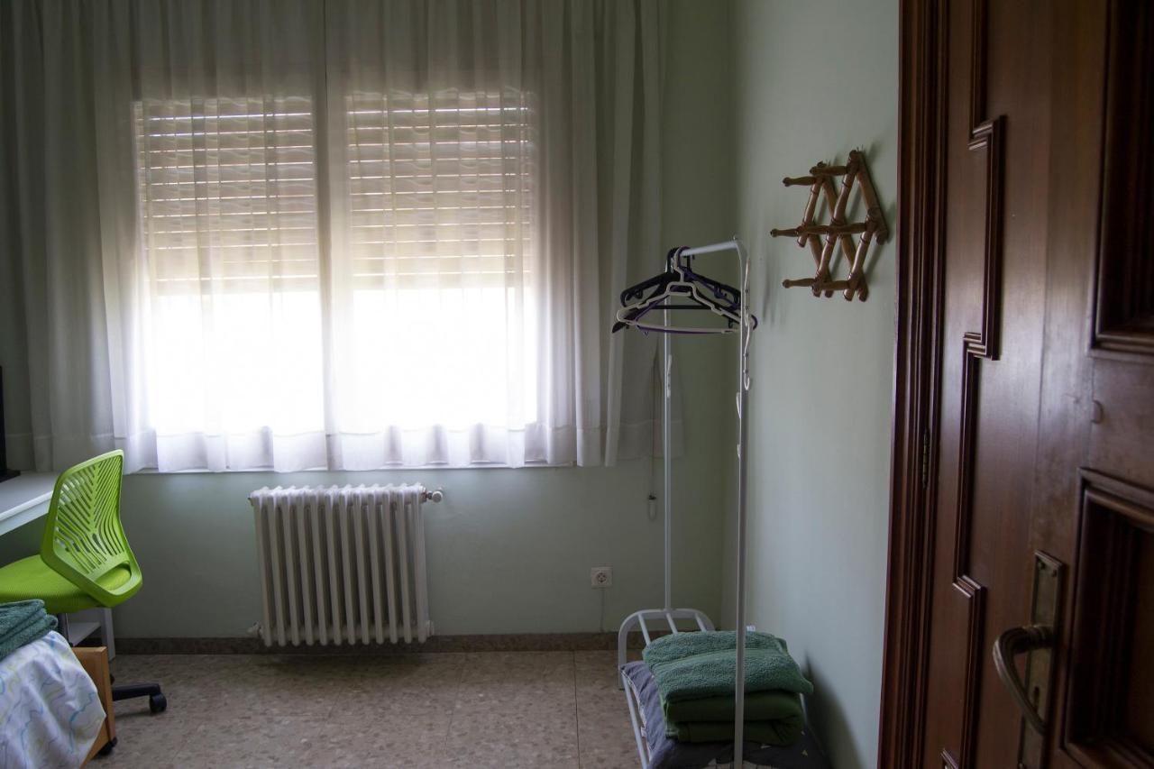 Homestay Habitacio V Cal Kim Martorell