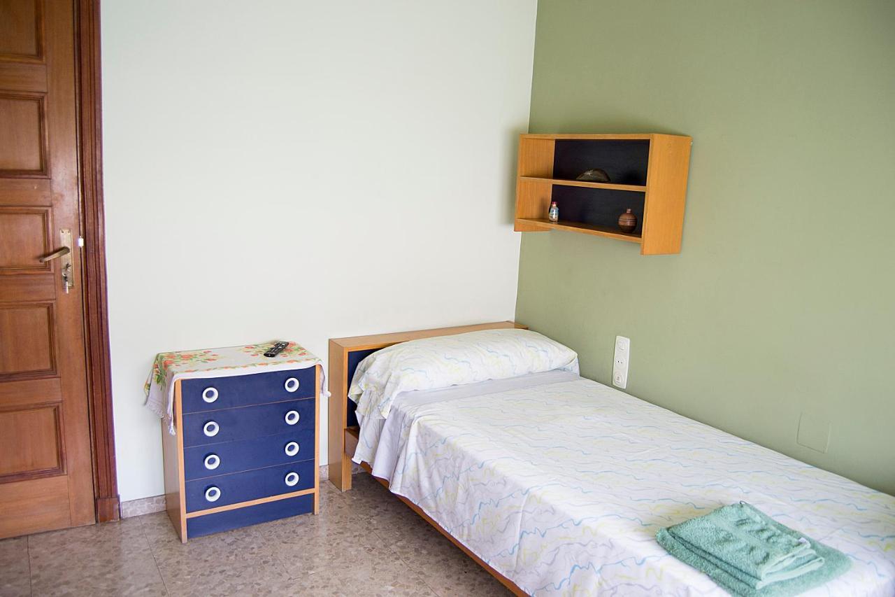 Homestay Habitacio V Cal Kim Martorell