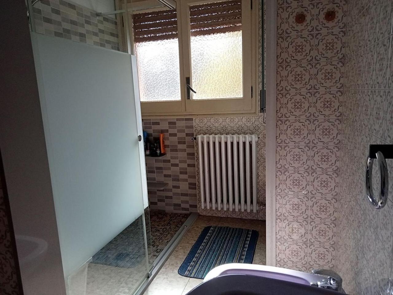Habitacio V Cal Kim Homestay Martorell